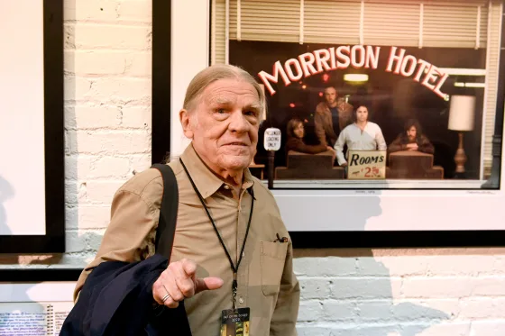 Henry Diltz, fotógrafo da capa original do álbum “Morrison Hotel”, em um evento no hotel em janeiro de 2020.Scott Dudelson / arquivo Getty