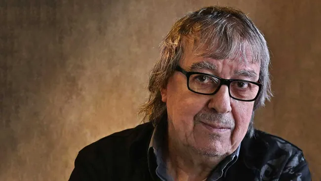 Bill Wyman, ex-Rolling Stones, relembra momentos em que temeu pela própria vida