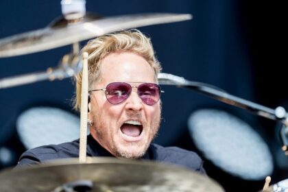 Quem era a Yoko Ono do Guns N’ Roses, segundo o baterista Matt Sorum