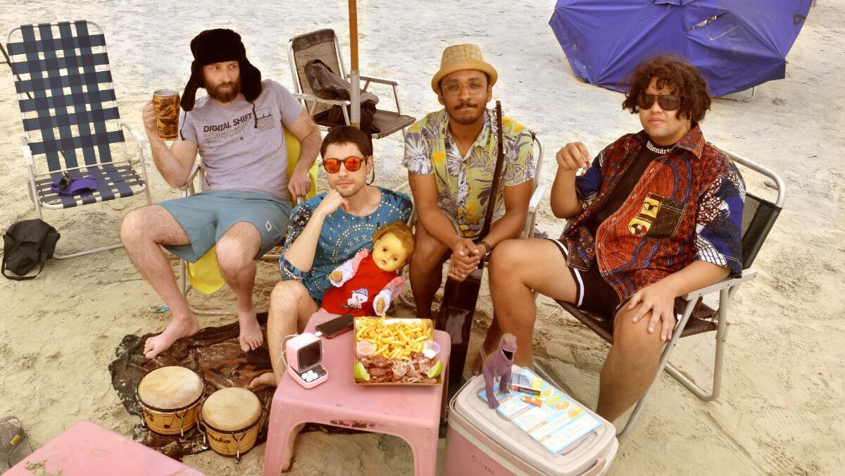 Com humor e sintetizadores, a banda indie Rã lança álbum de estreia; ouça “Praia Grande Shore”