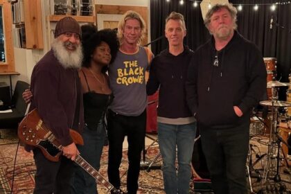 Soundgarden revive pseudônimo Nudedragons em show beneficente com Shaina Shepherd e Duff McKagan