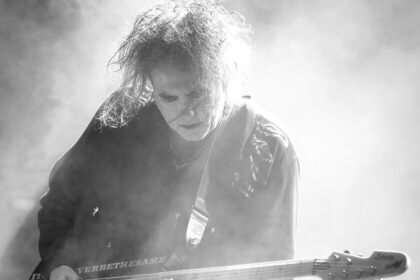 Robert Smith deixa X e Michael Stipe lidera boicote ao Meta em meio à posse de Donald Trump
