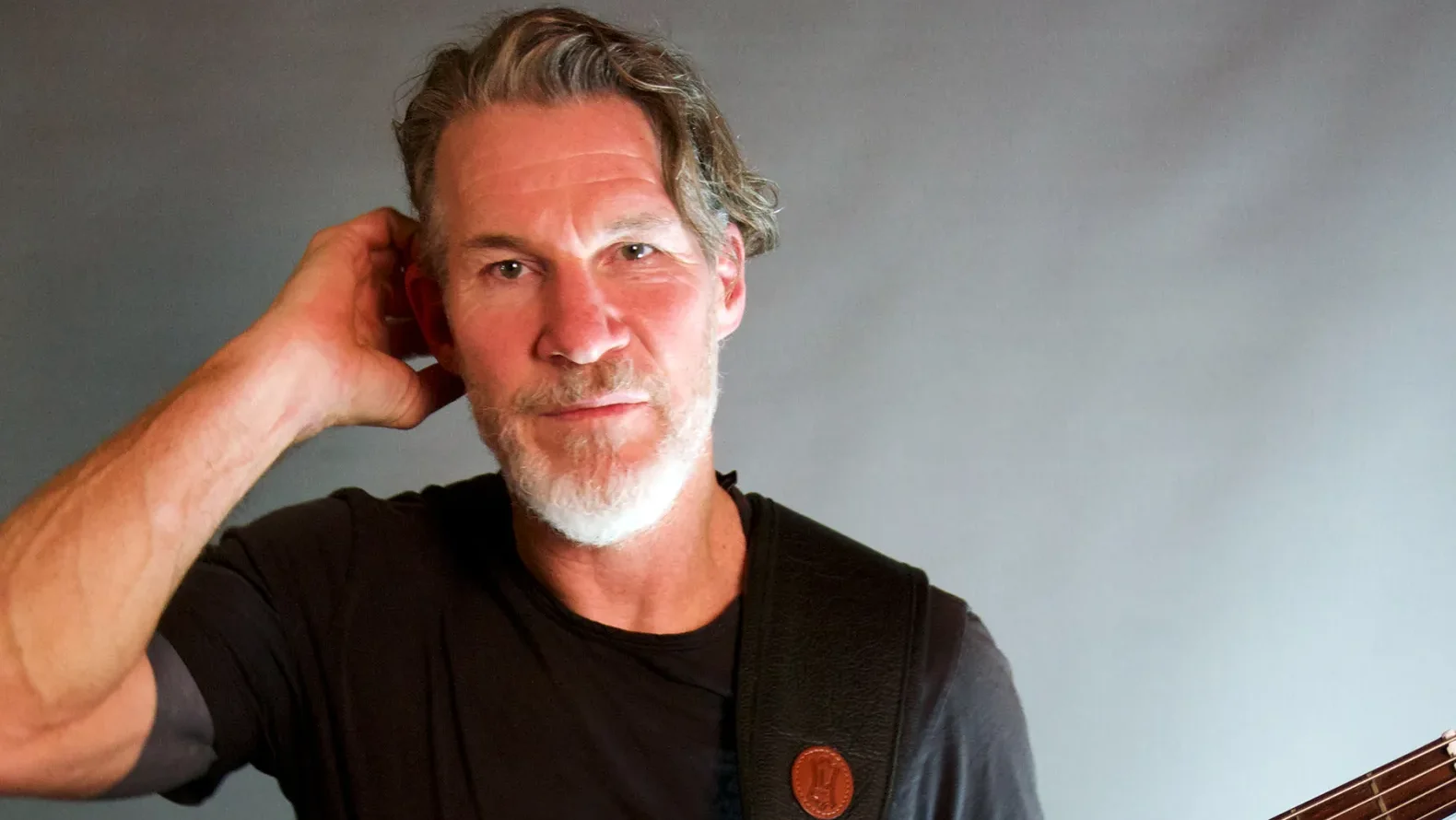 Tim Commerford fala sobre luta contra o câncer e celebra recuperação física e emocional