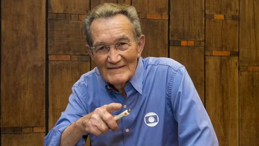 Morre Léo Batista, ícone do jornalismo esportivo brasileiro, aos 92 anos