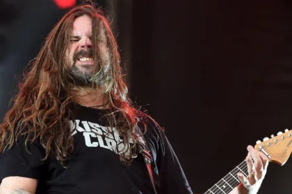 Sepultura prepara balada inédita em parceria com integrantes dos Titãs para novo disco ao vivo
