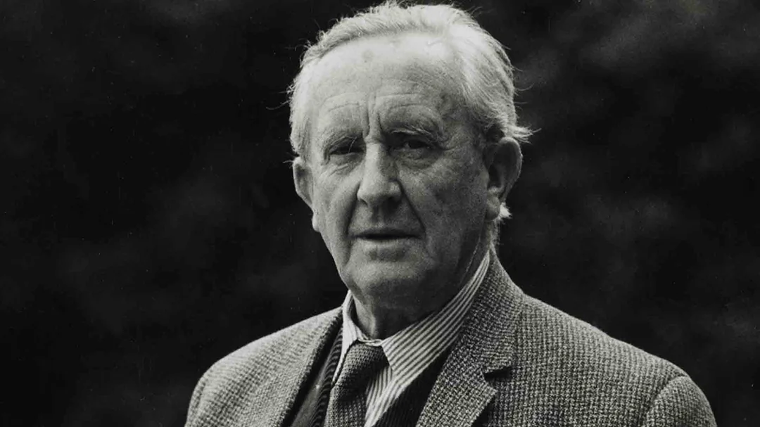 J. R. R. Tolkien: o mestre da fantasia que redefiniu a literatura moderna