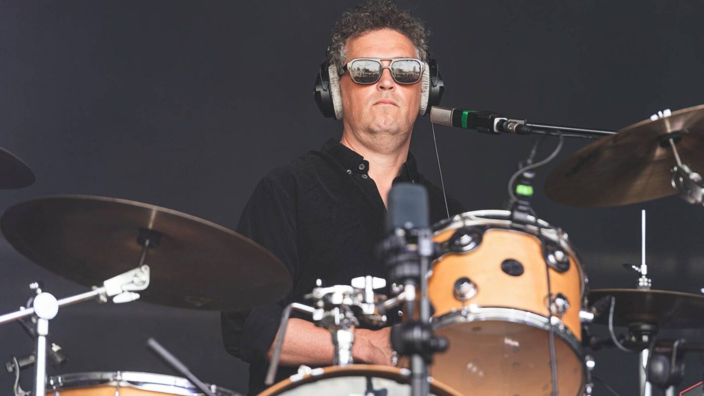 James Ford, produtor dos Arctic Monkeys, revela diagnóstico de leucemia e pausa em projetos musicais