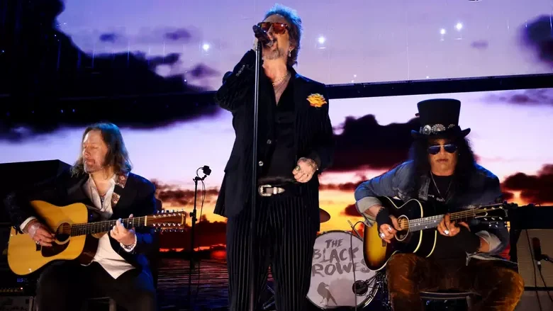 Black Crowes recebem John Fogerty e Slash em show beneficente nos Estados Unidos