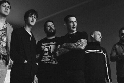 Viagra Boys anunciam novo álbum autointitulado com single caótico “Man Made Of Meat”