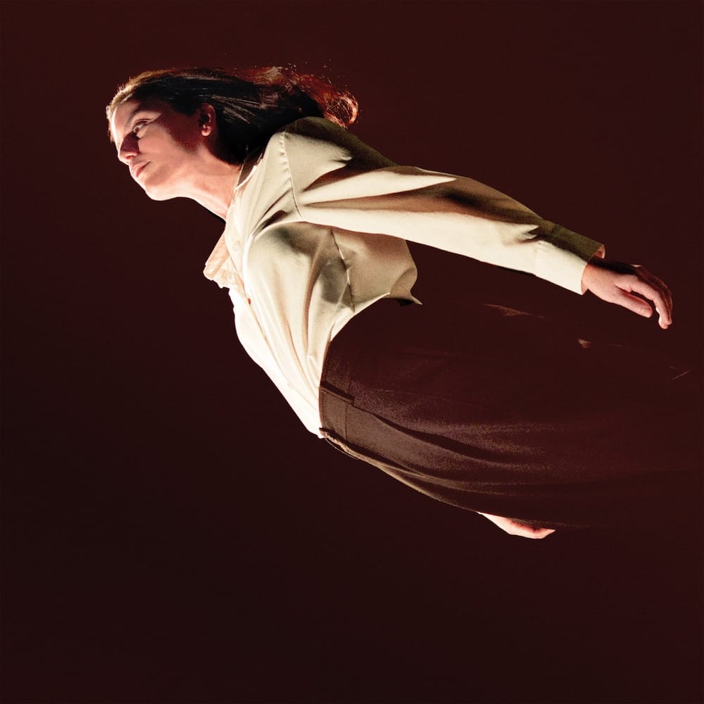 Deradoorian anuncia novo álbum “Ready For Heaven” e lança single “Set Me Free”