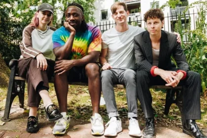 Bloc Party relança EP “Little Thoughts” em vinil pela primeira vez no Record Store Day 2025
