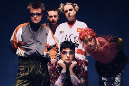 Fontaines DC anuncia lançamento do novo single ‘It’s Amazing To Be Young’