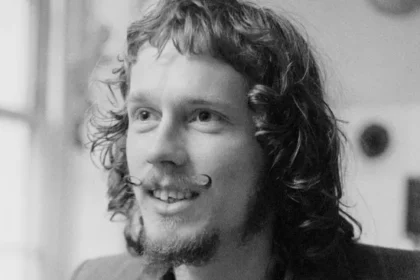 O percussionista do King Crimson Jamie Muir morreu aos 82 anos