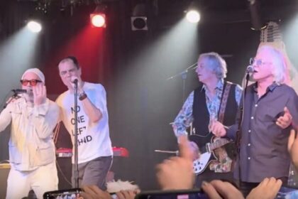 R.E.M. recria momento especial em show na cidade Natal