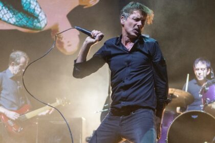 Suede prepara lançamento de ‘Blinded’ em edição especial para o Record Store Day 2025