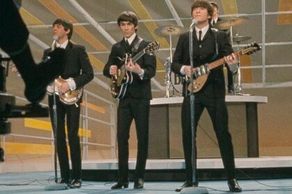 4 curiosidades sobre “I Feel Fine”, música dos Beatles que John Lennon desprezava