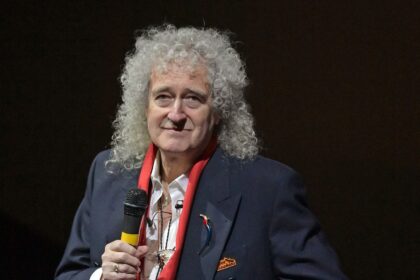 Brian May critica biografias dos Beatles em quatro filmes
