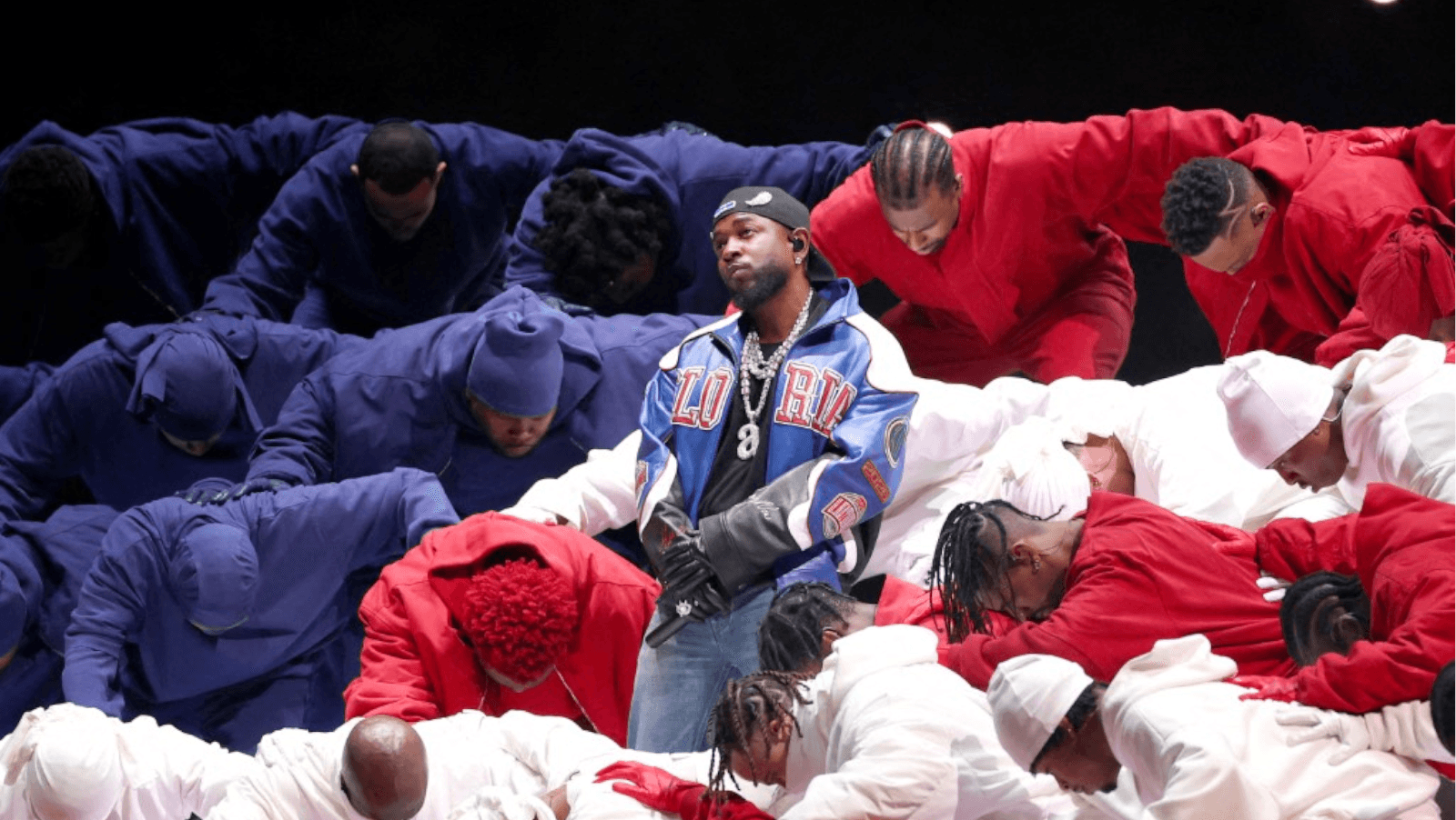 Kendrick Lamar dá show no Super Bowl LIX