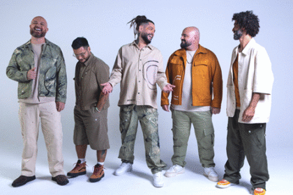 Banda de reggae Maneva se apresenta no auditório Araújo Viana em Porto Alegre