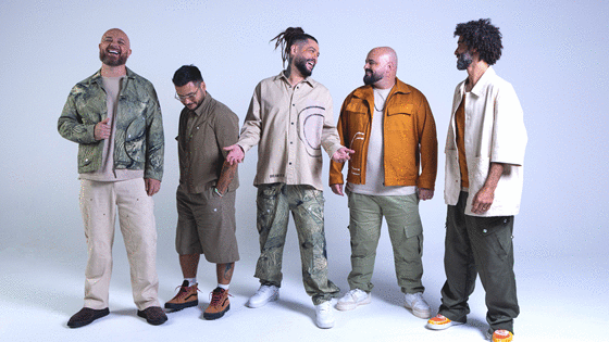 Banda de reggae Maneva se apresenta no auditório Araújo Viana em Porto Alegre