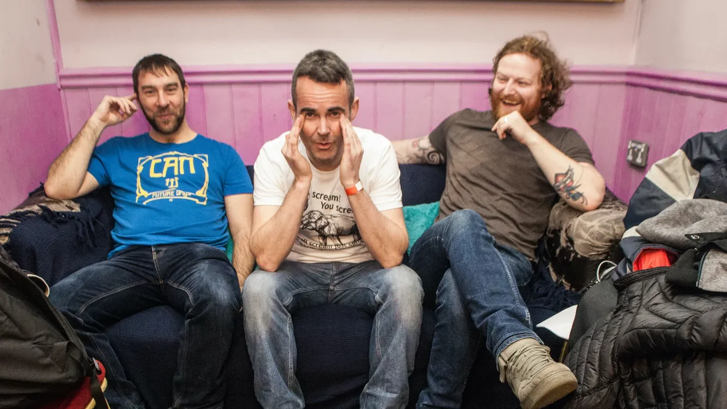 mclusky retorna com primeiro álbum em 21 anos e mantém sua essência inconfundível