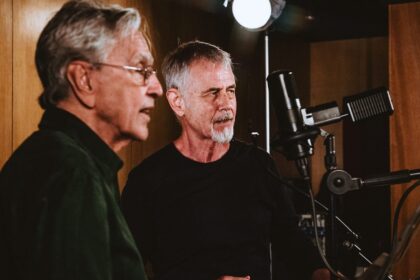 Ritchie e Caetano Veloso lançam nova versão para “Shy Moon”