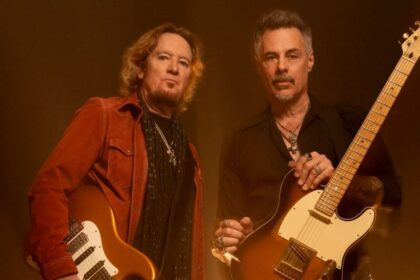 Adrian Smith e Richie Kotzen lançam clipe de “Black Light” e anunciam novo álbum, “Black Light / White Noise”