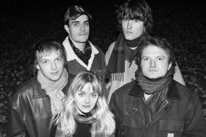 she’s green lança “graze”, faixa que mistura shoegaze e memórias introspectivas
