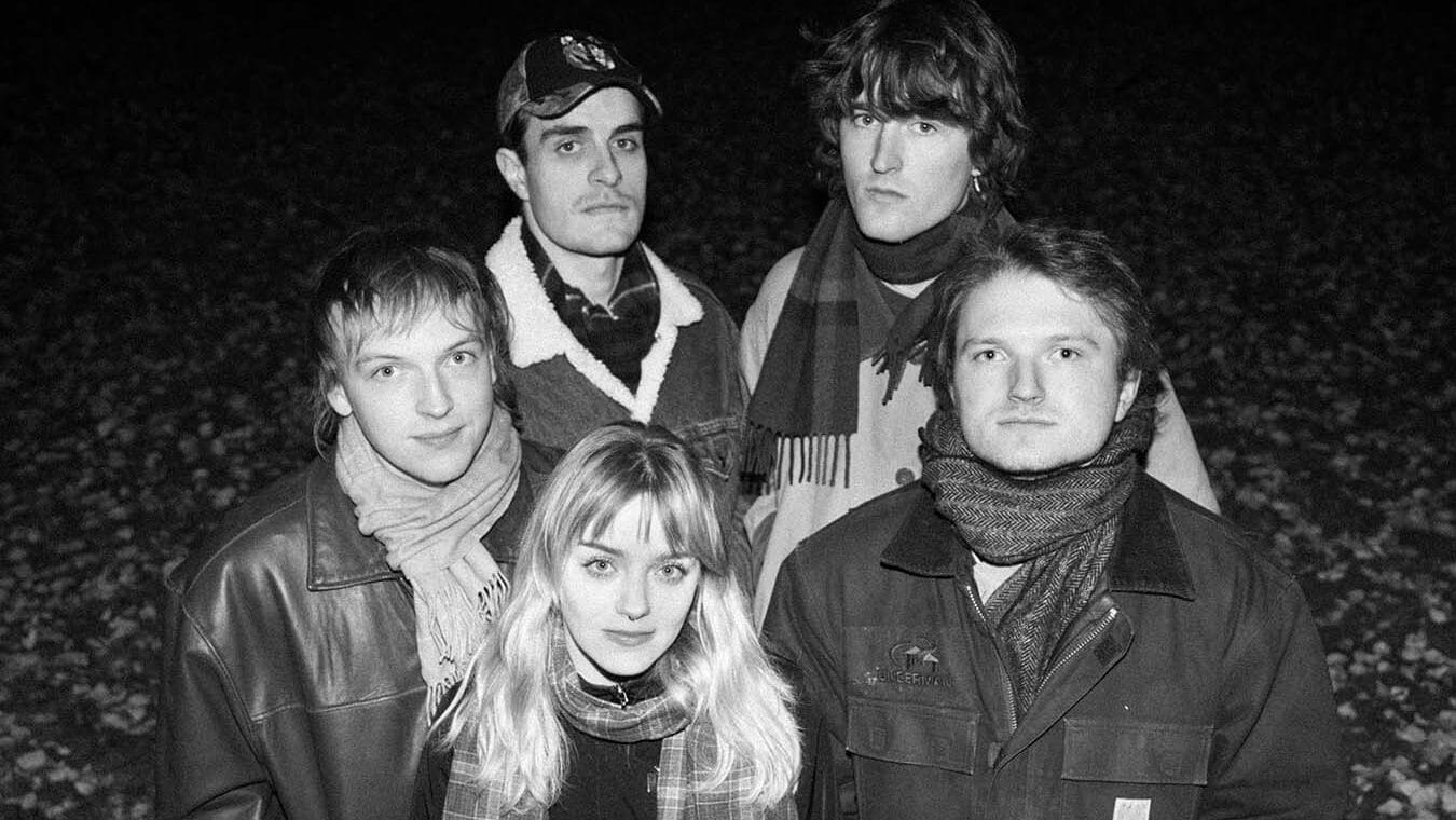 she’s green lança “graze”, faixa que mistura shoegaze e memórias introspectivas