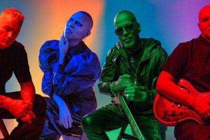 Skunk Anansie divulga novo álbum, lança single e revela desafios pessoais do baixista Cass