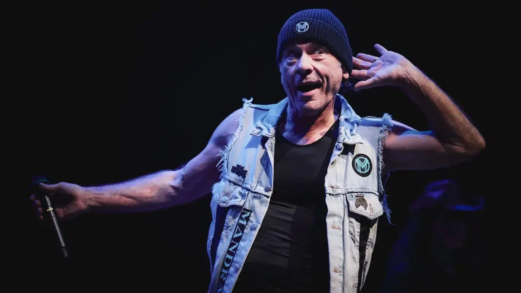 Bruce Dickinson grava participação em nova música de Graham Bonnet