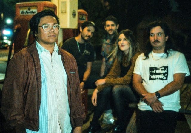 Banda The Fourth Wall - Foto por: Lisa Haagen
