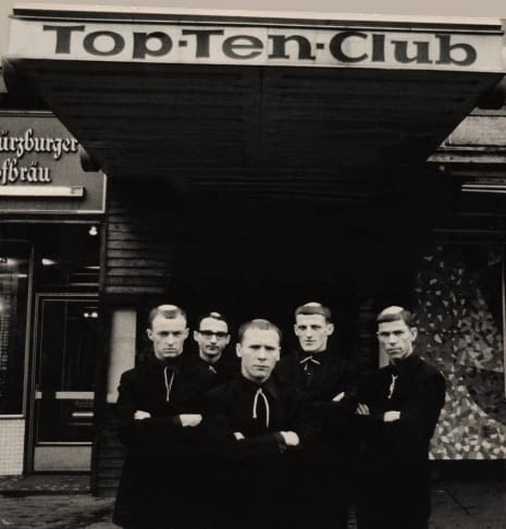 The Monks em frente ao Top Ten Club em Hamburgo, Alemanha