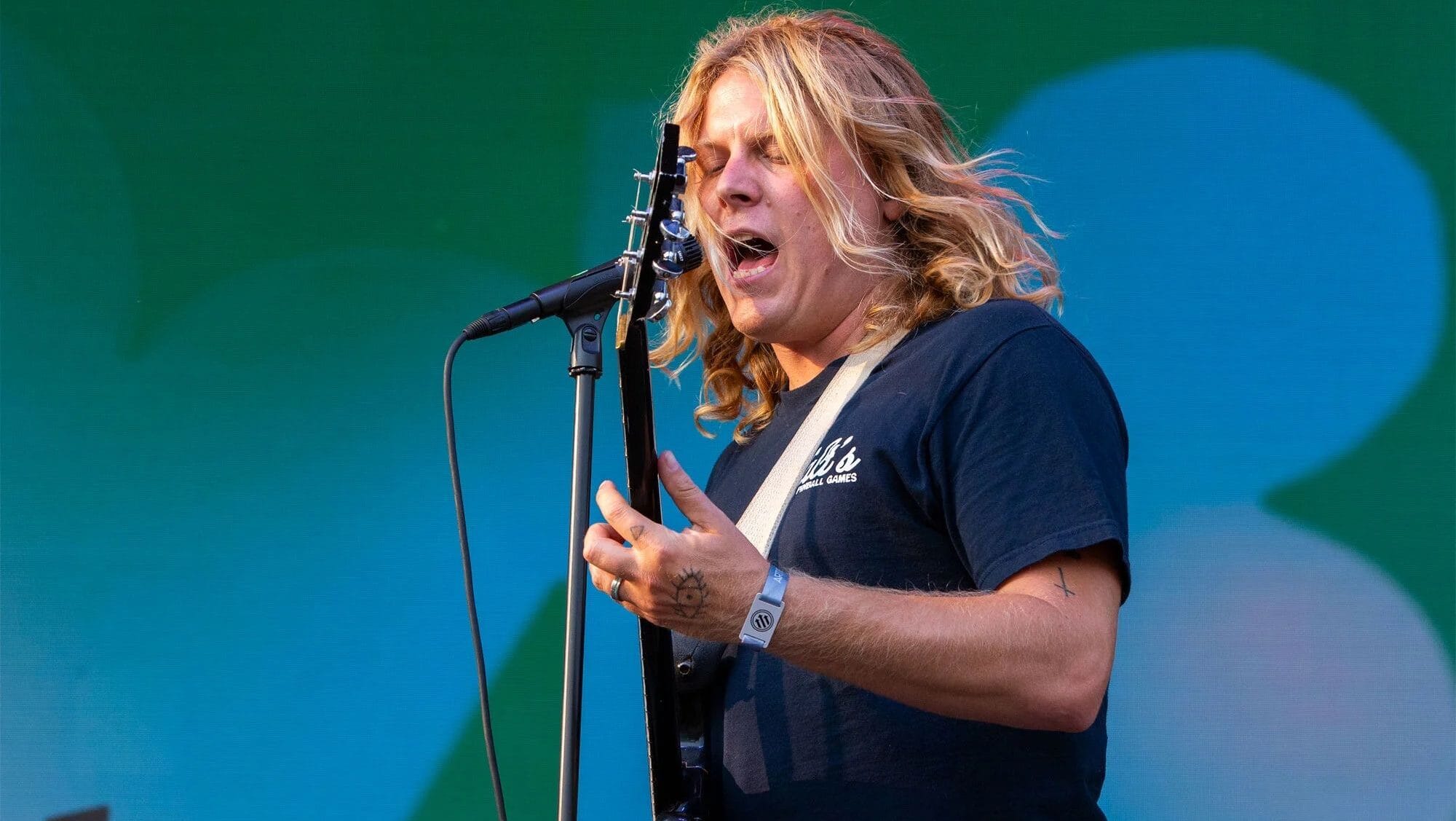 Ty Segall prepara novo álbum ‘Possession’ para 2025 e apresenta o single ‘Fantastic Tomb’