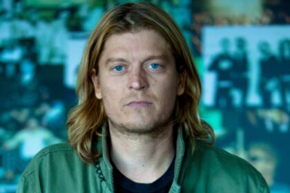 Wes Scantlin, vocalista do Puddle of Mudd, é preso na Califórnia por violência doméstica e posse de drogas