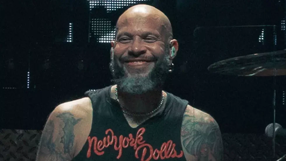 Frank Ferrer comenta saída do Guns N’ Roses após 19 anos