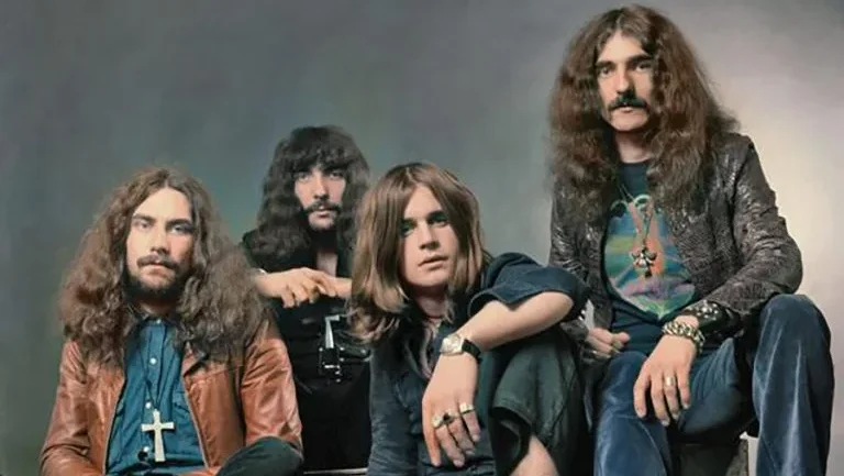 Metallica supera Black Sabbath em lista da Forbes como maior banda de metal