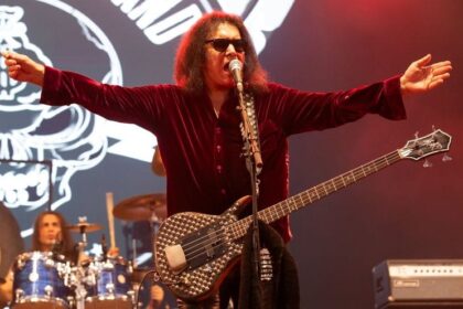 Gene Simmons: más decisões causaram morte de Ace Frehley
