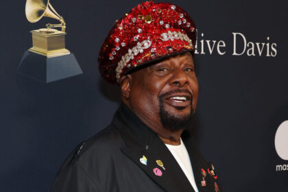 George Clinton inicia batalha judicial de US$100 mi por direitos de músicas clássicas do funk