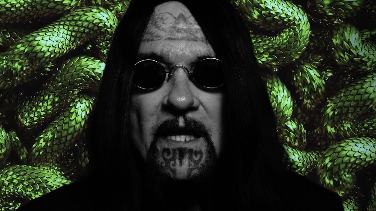 Ministry lança vídeo inédito para nova versão de clássico gótico “Every day Is Halloween”