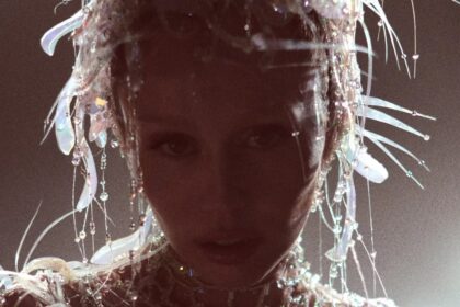 Miley Cyrus anuncia novo álbum ‘Something Beautiful’