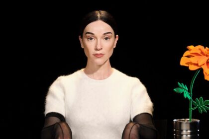 St. Vincent lança single “DOA” para a trilha de “Death of a Unicorn”