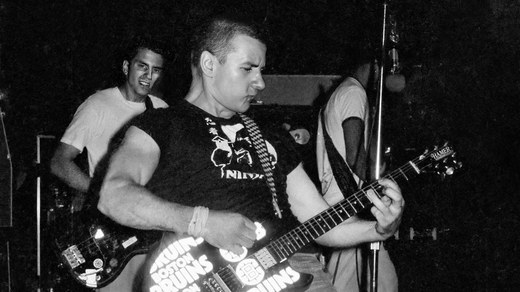 Guitarrista Al Barile, força criativa por trás do hardcore de Boston do SSD, morre aos 63 anos