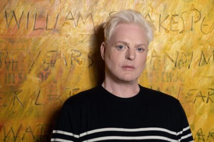 Andy Bell lança parceria com Debbie Harry na faixa “Heart’s A Liar”