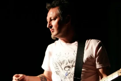 Dave Allen, baixista do Gang of Four, morre aos 69 anos