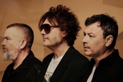 Manic Street Preachers ganha biografia musical com 168 faixas destrinchadas em livro autorizado