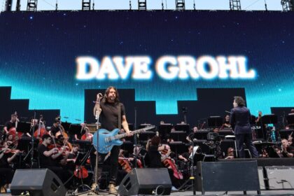 Dave Grohl participa de apresentação da Filarmônica de Los Angeles no Coachella com releituras do Foo Fighters