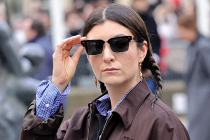 Lorde revisita os sintetizadores e flerta com a pista de dança em “What Was That”