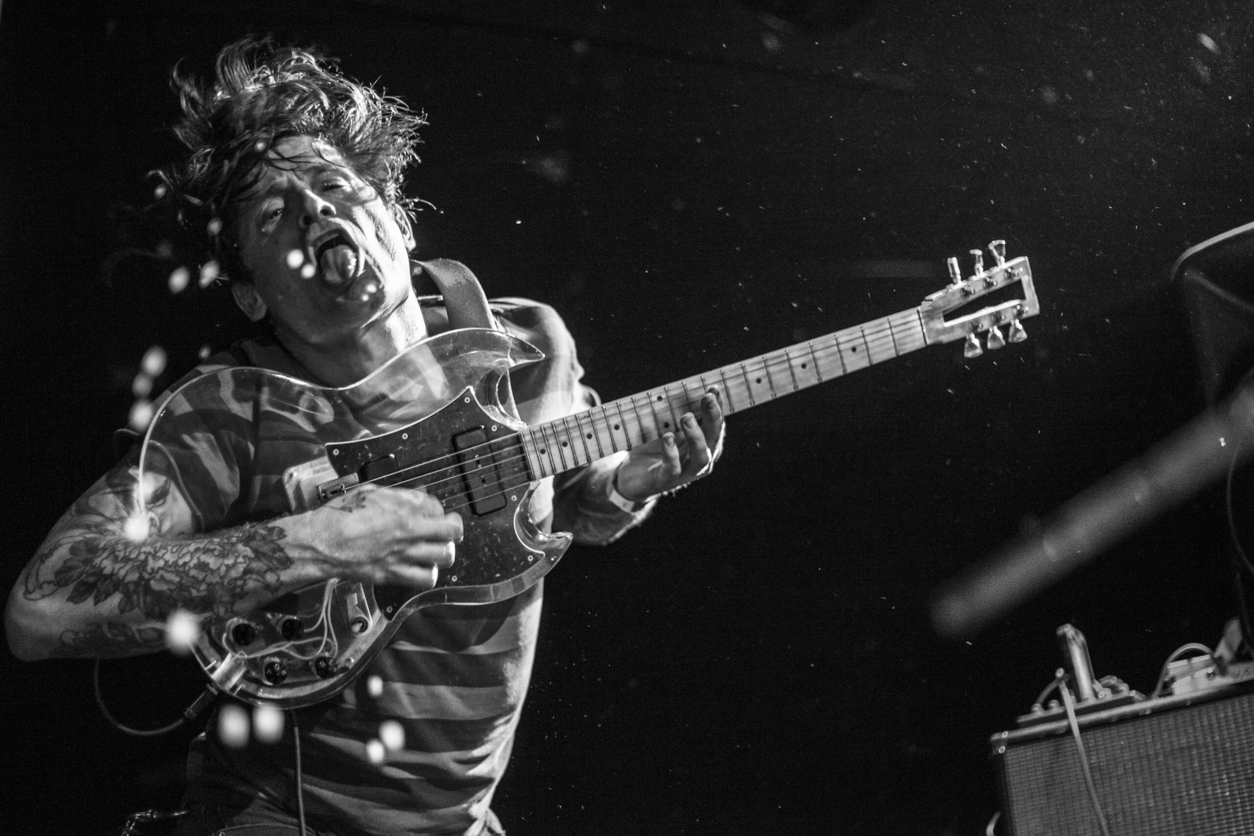 John Dwyer e David Barbarossa lançam Chime Oblivion com mistura de dub, protopunk e no-wave