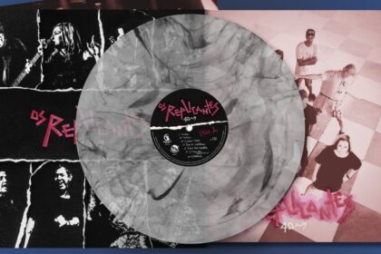 Os Replicantes lançam disco de vinil que eterniza show histórico de 40 anos de carreira
